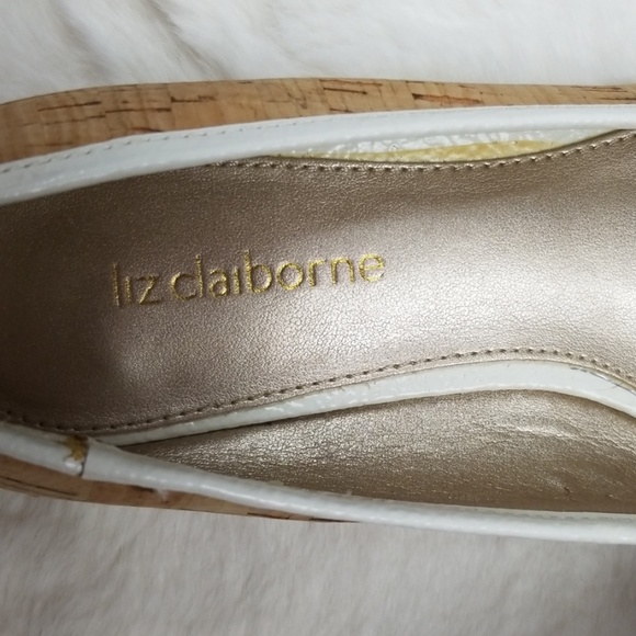 Liz Claiborne Tan & White Cork Flats - Picture 3 of 8